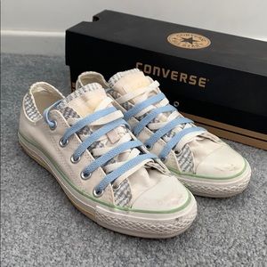 Converse- white/blue striped double layer Low Top